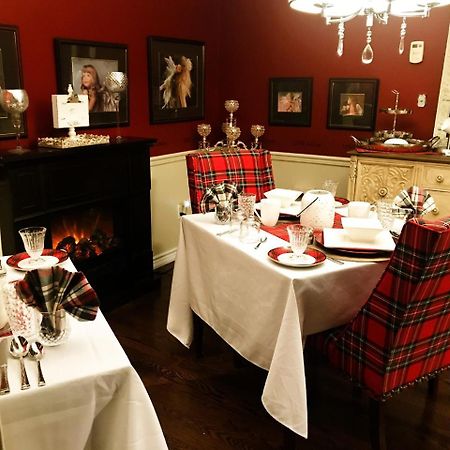 The Tartan House Bed & Breakfast Ajax Exterior photo